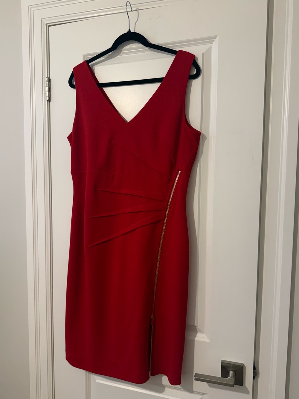 Laura - Red V-Neck Midi Dress with Asymmetric Zip Detail